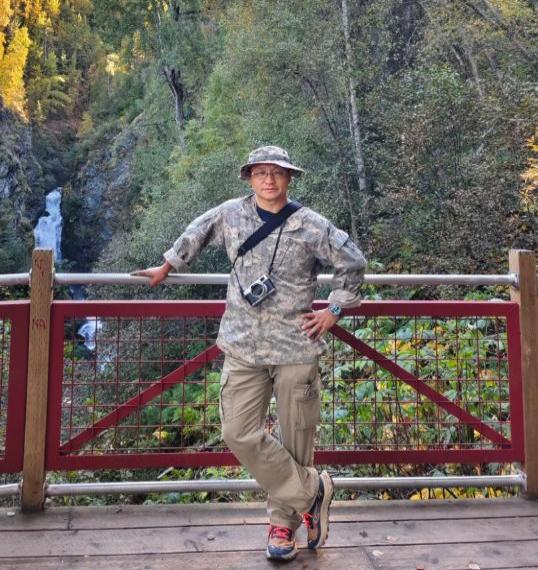 Prof. Zhu Li